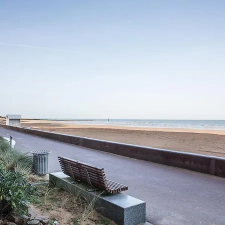 Les Marinas Front Of The Beach Courseulles-sur-Mer Exterior photo