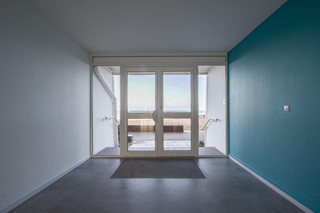 Apartment Les Marinas Front Of The
